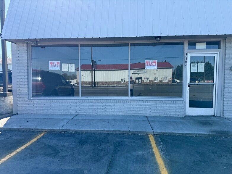 More Photos Of 3302-3304 Main St, Yakima Freestanding For Lease