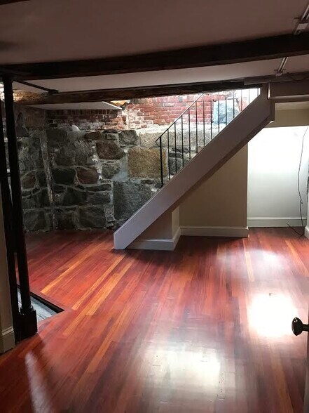 More Photos Of 149 North St, Boston Storefront Retail Residential For Lease