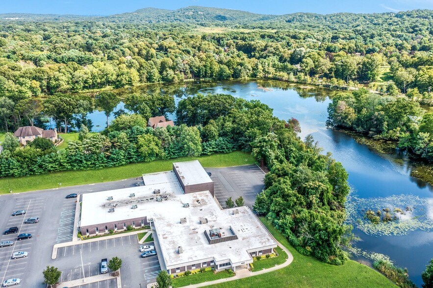 More Photos Of 100 Bauer Dr, Oakland Research And Development For Sale