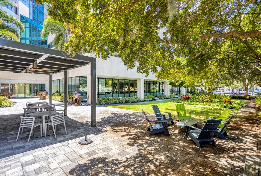 More Photos Of 1819 Main St, Sarasota Office Residential For Lease