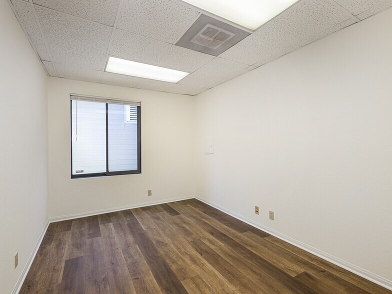 More Photos Of 302 W Grand Ave, El Segundo Office For Lease