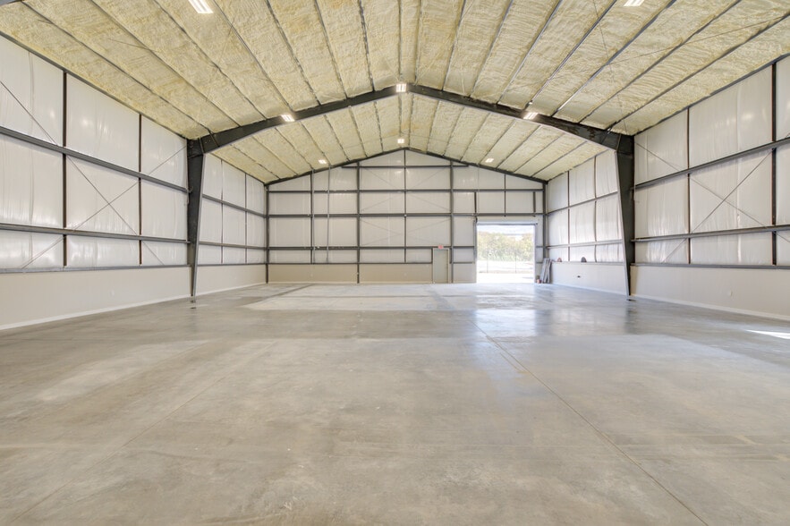 More Photos Of 1600 Dungan Ln, Austin Unknown For Lease