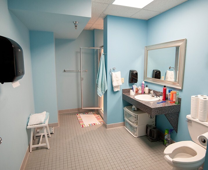 More Photos Of 400 Mack Dr, Croydon Flex For Lease