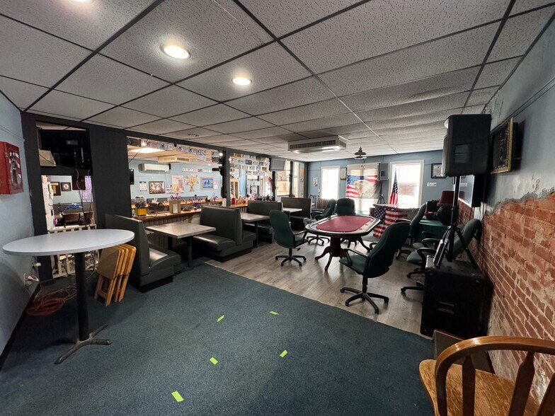 More Photos Of 893 Main St SW, Gainesville Bar For Lease