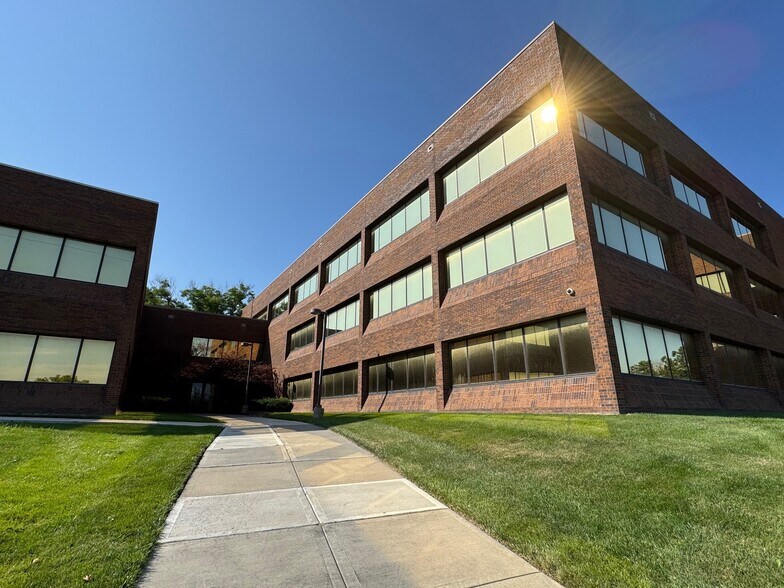 More Photos Of 4370 W 109th St, Overland Park Office For Lease