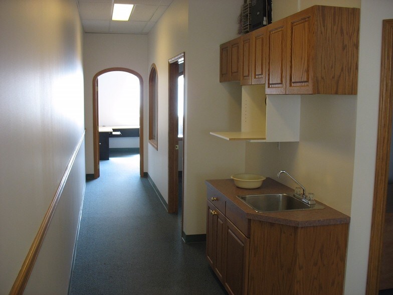 More Photos Of 3132 26 St NE, Calgary General Retail For Sale