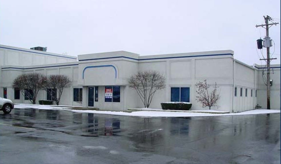 More Photos Of 8904 S Harlem Ave, Bridgeview Light Distribution For Lease