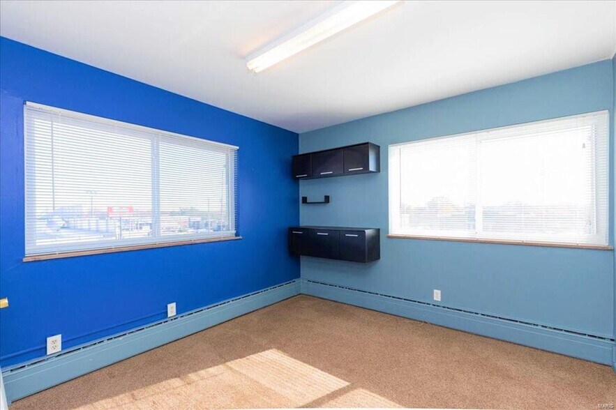More Photos Of 9979 Watson Rd, Saint Louis Storefront Retail Office For Sale