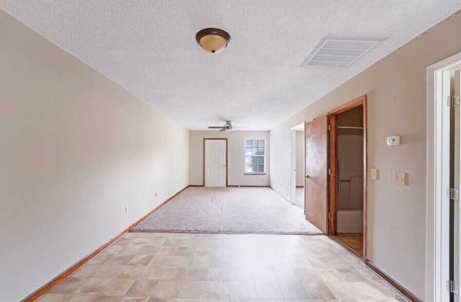 More Photos Of 124 Evergreen Trl, Cartersville Apartments For Sale