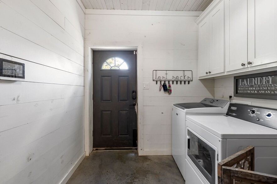 More Photos Of 1297 County Road 3318, Greenville Specialty For Sale
