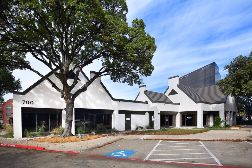 More Photos Of 700 E Park Blvd, Plano Unknown For Lease