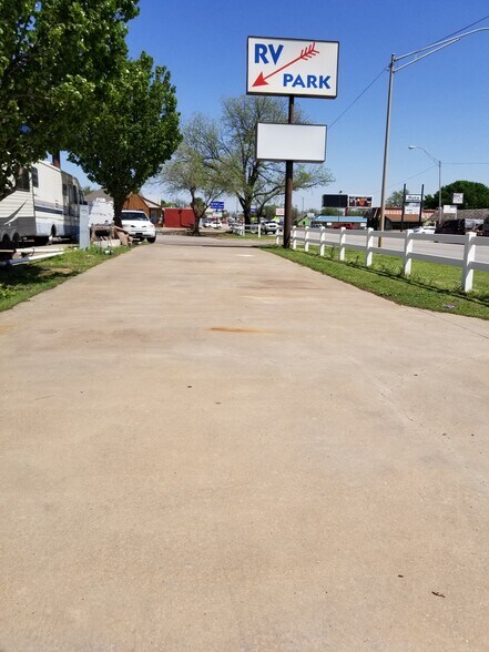 More Photos Of 420 E Oklahoma Blvd, Alva Hotel For Sale