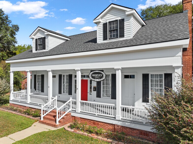 More Photos Of 668 N Main St, Jasper Storefront Retail Office For Sale