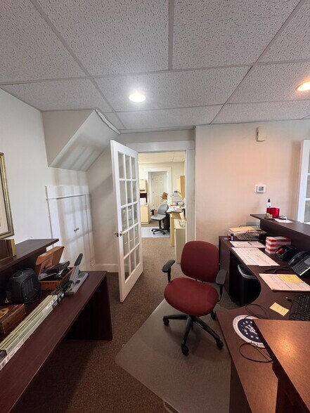 More Photos Of 1147 Troy Schenectady Rd, Latham Office For Sale