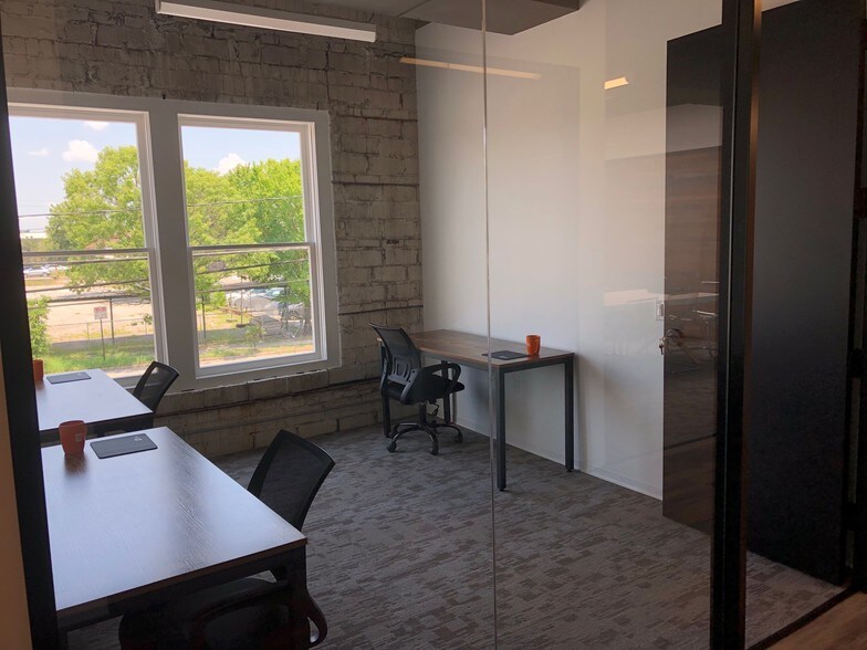 More Photos Of 1923 Washington Ave, Houston Coworking Space