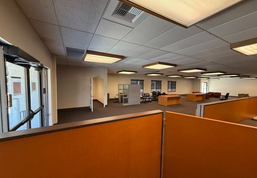 More Photos Of 2933 The Villages Pky, San Jose Bank For Lease