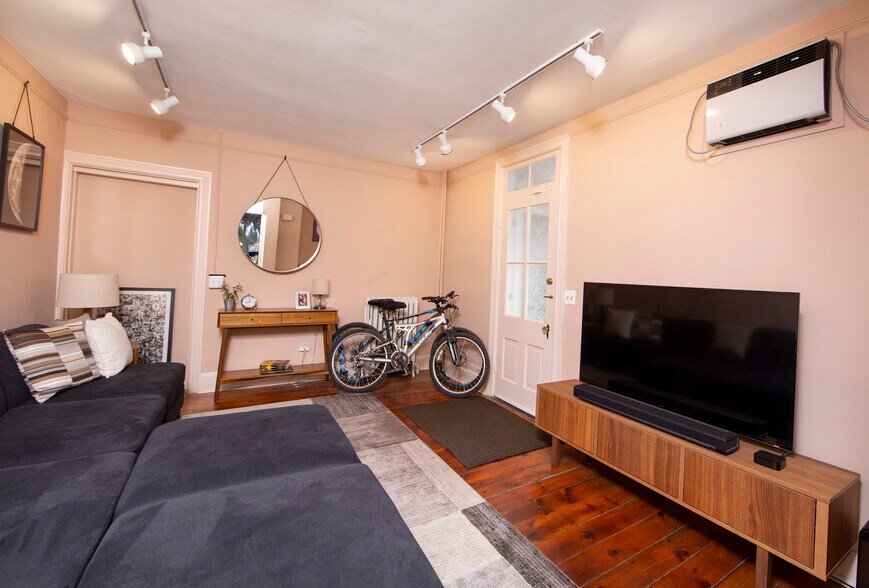 More Photos Of 20 N Union St, Lambertville Storefront Retail Residential For Sale