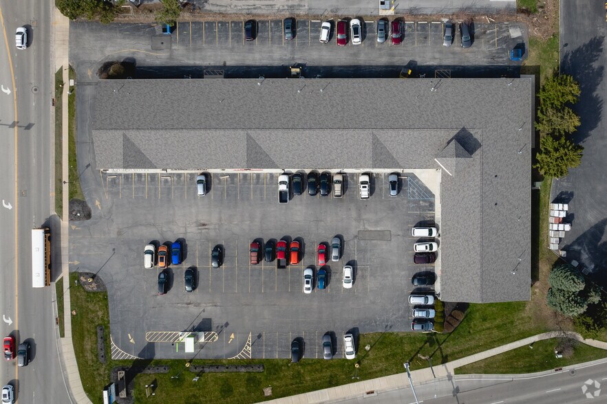 More Photos Of 5950 Airport Hwy, Toledo Unknown For Lease