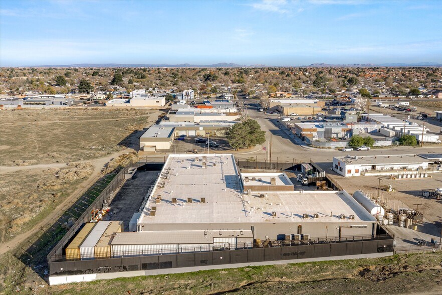 More Photos Of 44211 Yucca Ave, Lancaster Warehouse For Sale