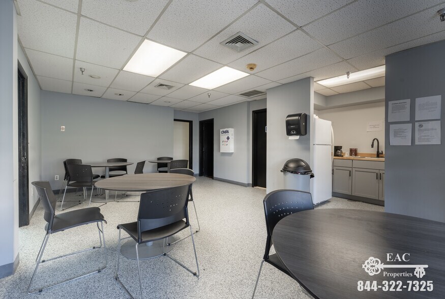 More Photos Of 22 Commerce Rd, Newtown Light Manufacturing For Lease