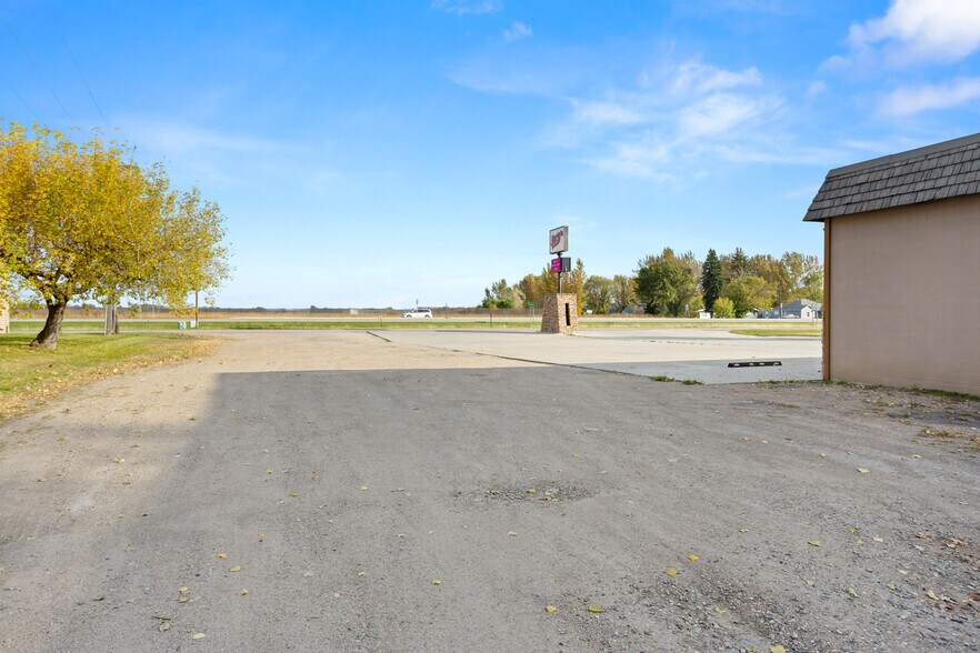 More Photos Of 205 1st St SW, Glyndon Restaurant For Sale