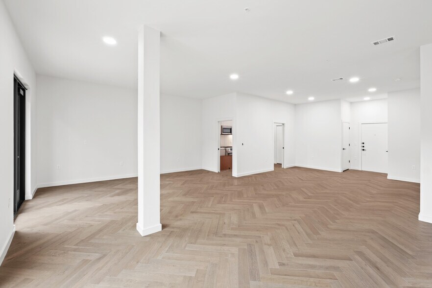 More Photos Of 2209 S First St, Austin Apartments For Sale