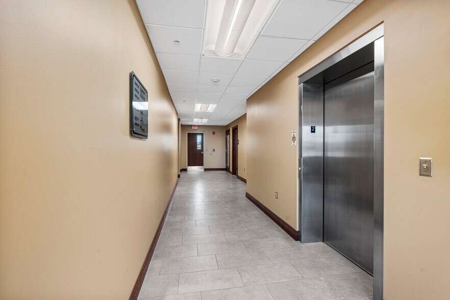 More Photos Of 4400 Calumet Ave, Manitowoc Office For Sale