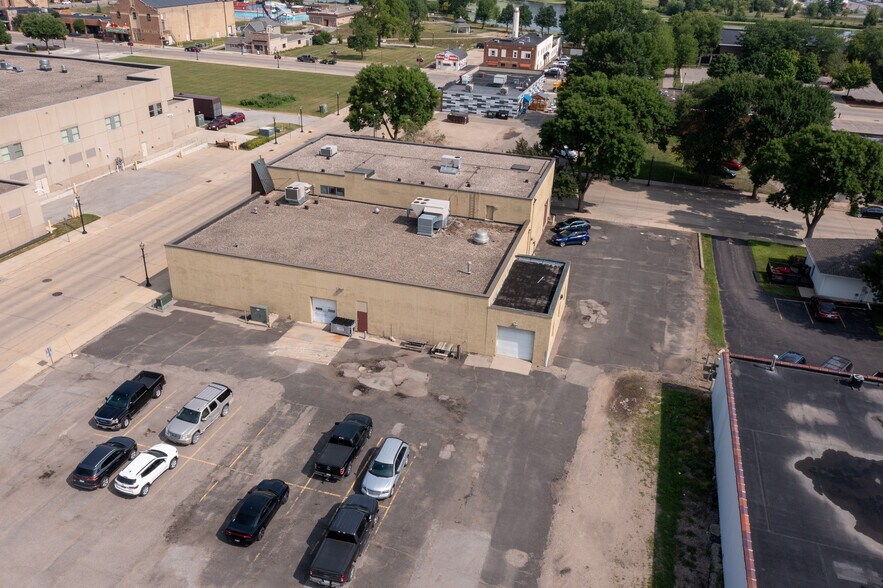 More Photos Of 310 2nd St NE, Austin Office For Sale