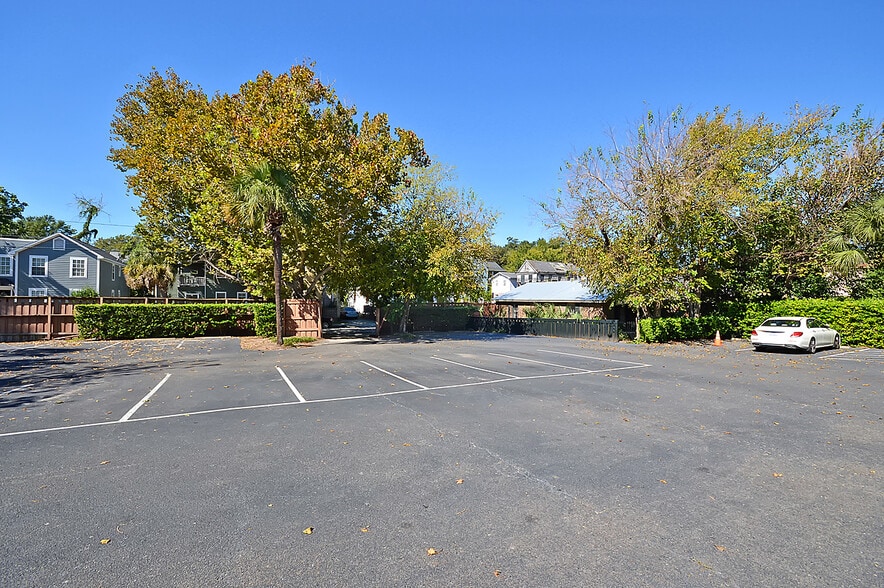 More Photos Of 635 E Bay St, Charleston Office Residential For Lease