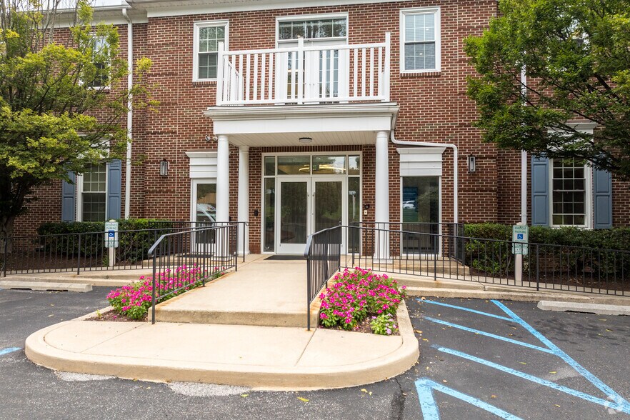 More Photos Of 112 Chesley Dr, Media Office For Lease