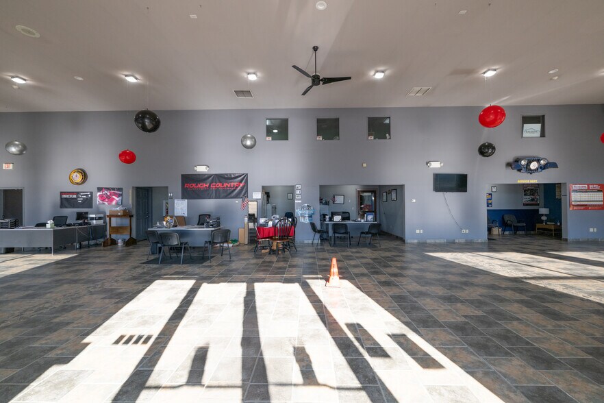 More Photos Of 2003 Route 209, Brodheadsville Auto Dealership For Sale
