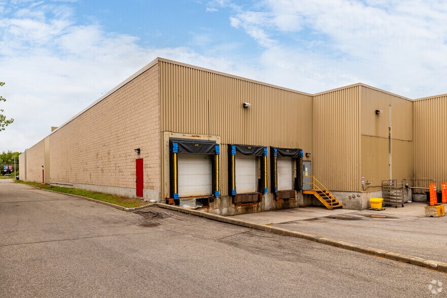 More Photos Of 1020 Boul Michèle-Bohec, Blainville Food Processing For Lease