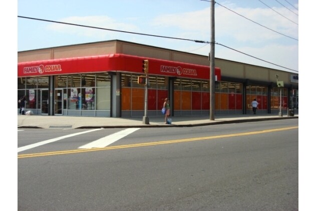 More Photos Of 14-79 Beach Channel Dr, Far Rockaway Storefront For Lease