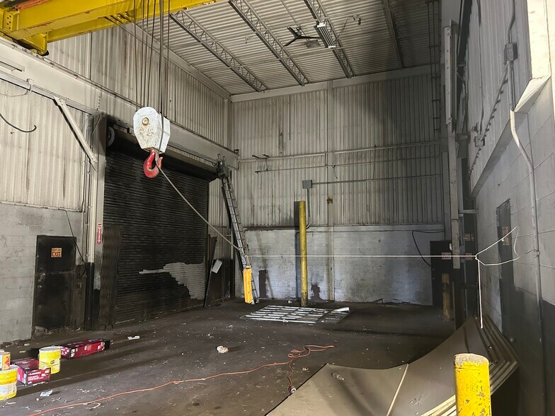 More Photos Of 17236 Mount Elliott St, Hamtramck Industrial For Sale