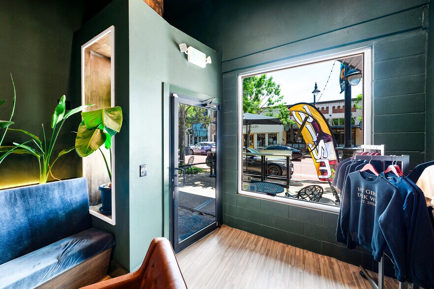 More Photos Of 223 Main St, Sulphur Springs Storefront For Lease