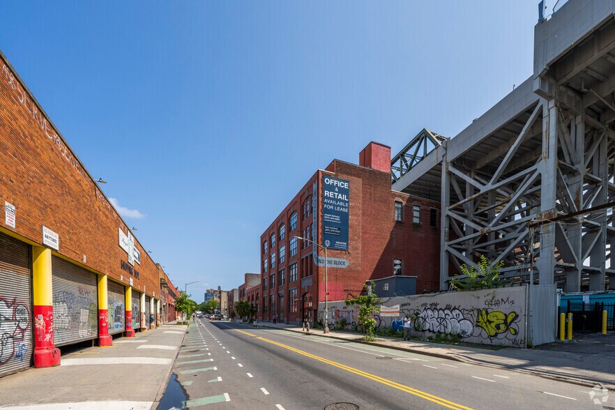 More Photos Of 94-126 9th St, Brooklyn Office For Lease