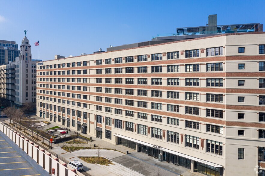 More Photos Of 600 W Chicago Ave, Chicago Office For Lease