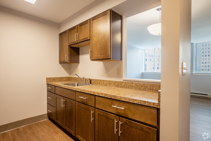 More Photos Of 195 Genesee St, Utica Apartments For Lease