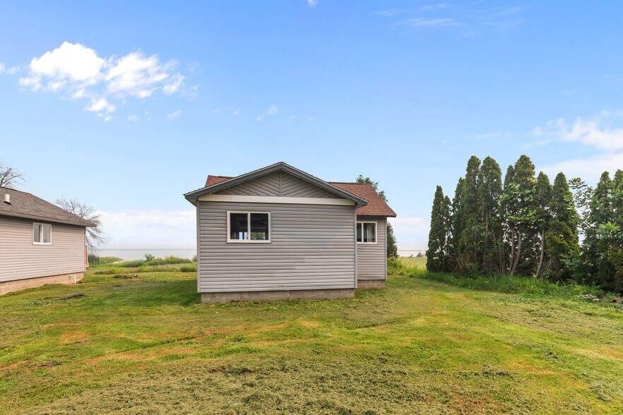 More Photos Of 138 E Front St, Marquette Trailer Camper Park For Sale