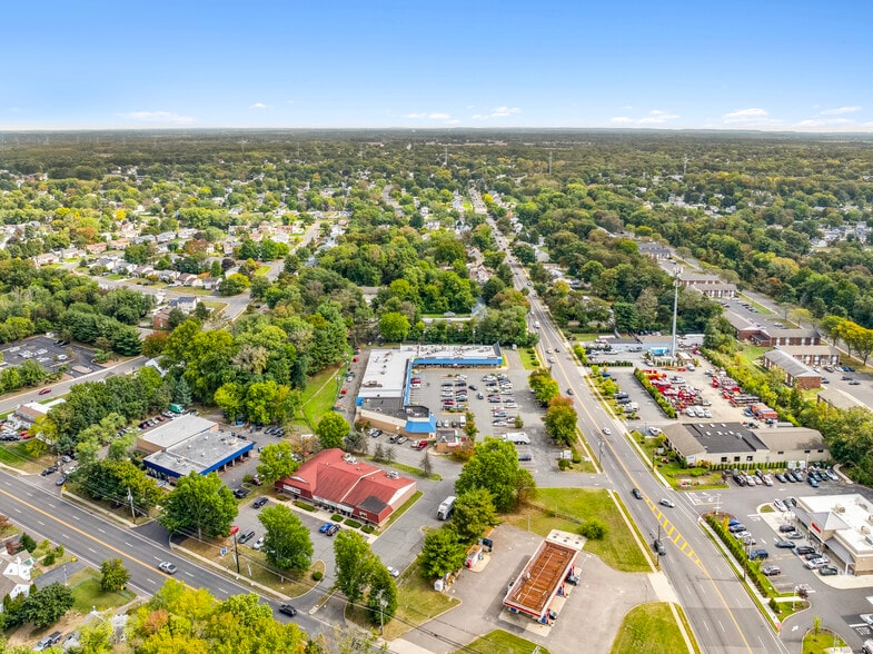 More Photos Of 3257 Quakerbridge Rd, Hamilton Freestanding For Lease