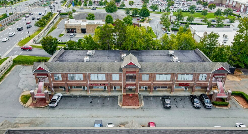 More Photos Of 7925 N Tryon St, Charlotte Unknown For Lease