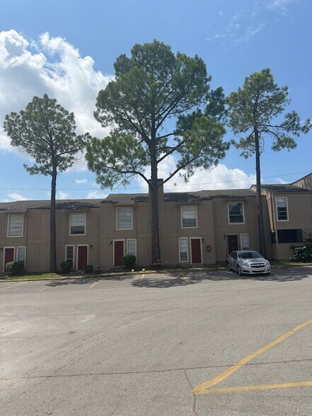 More Photos Of 1301-1379 E 63rd St, Tulsa Apartments For Sale