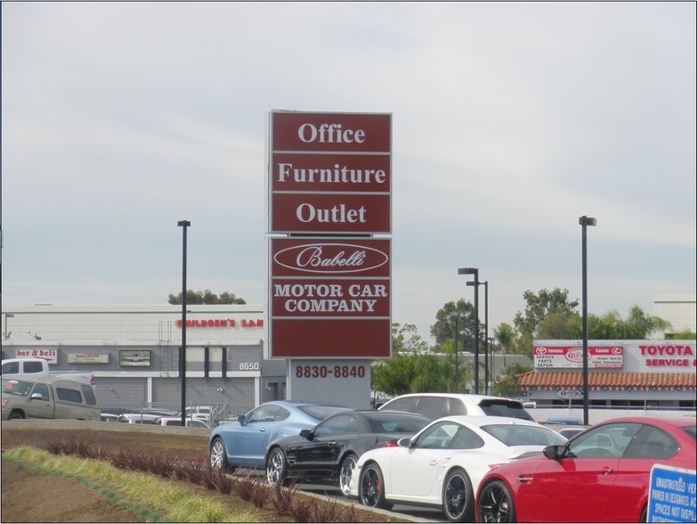 More Photos Of 8830 Miramar Rd, San Diego Showroom For Lease