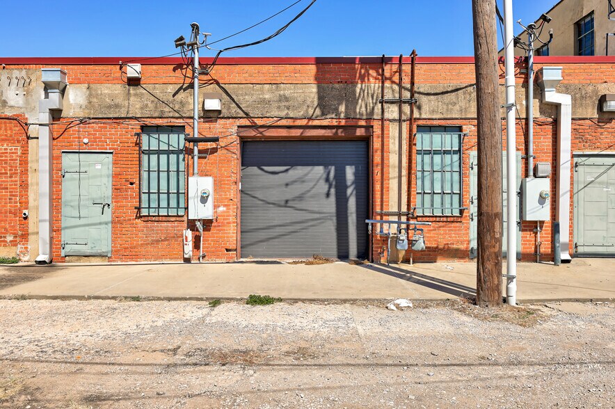 More Photos Of 706-708 W Sheridan Ave, Oklahoma City Office For Lease