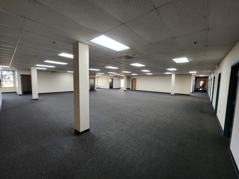 More Photos Of 5557 Nashville Rd, Bowling Green Manufacturing For Lease