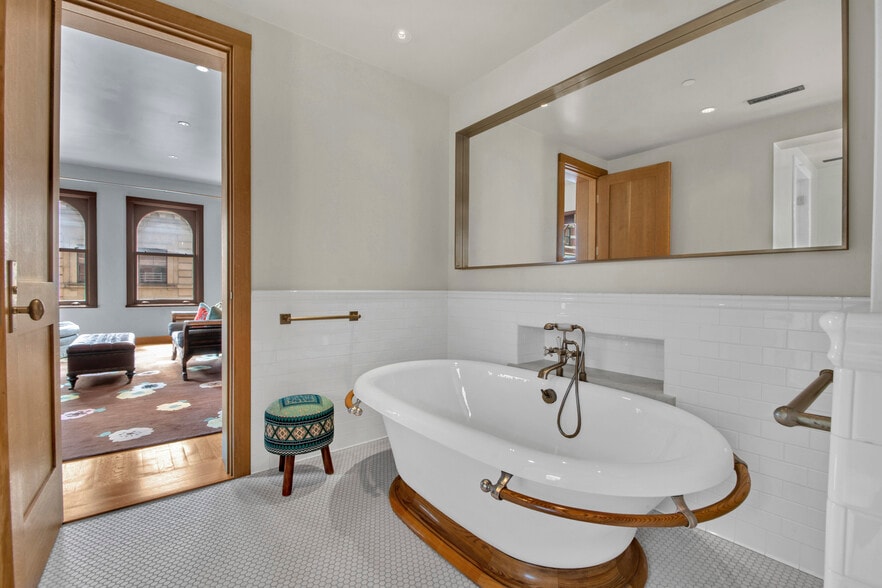 More Photos Of 104 Grand St, New York Storefront Retail Residential For Sale