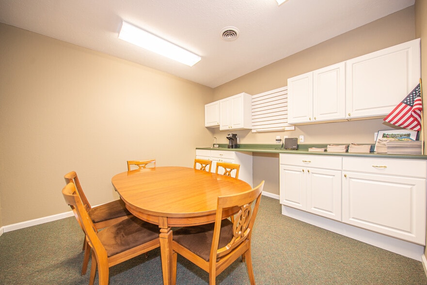 More Photos Of 2419 Broadway St, Mount Vernon Office For Sale