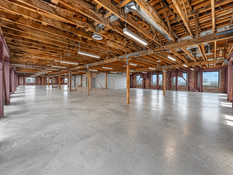 More Photos Of 440 Seaton St, Los Angeles Loft Creative Space For Sale