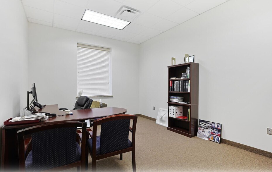 More Photos Of 820 Central Dr, Colleyville Office For Sale
