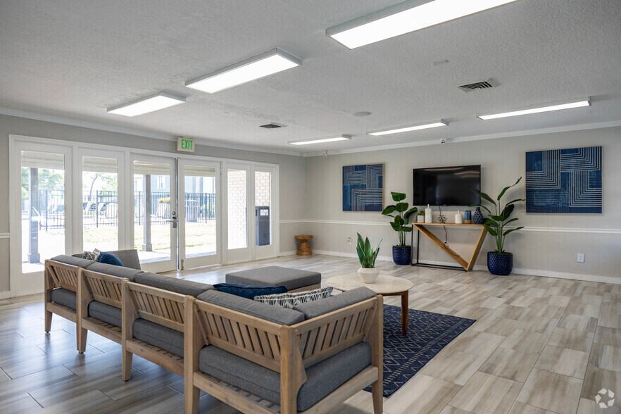 More Photos Of 6900 Concord Dr, Tampa Apartments For Sale